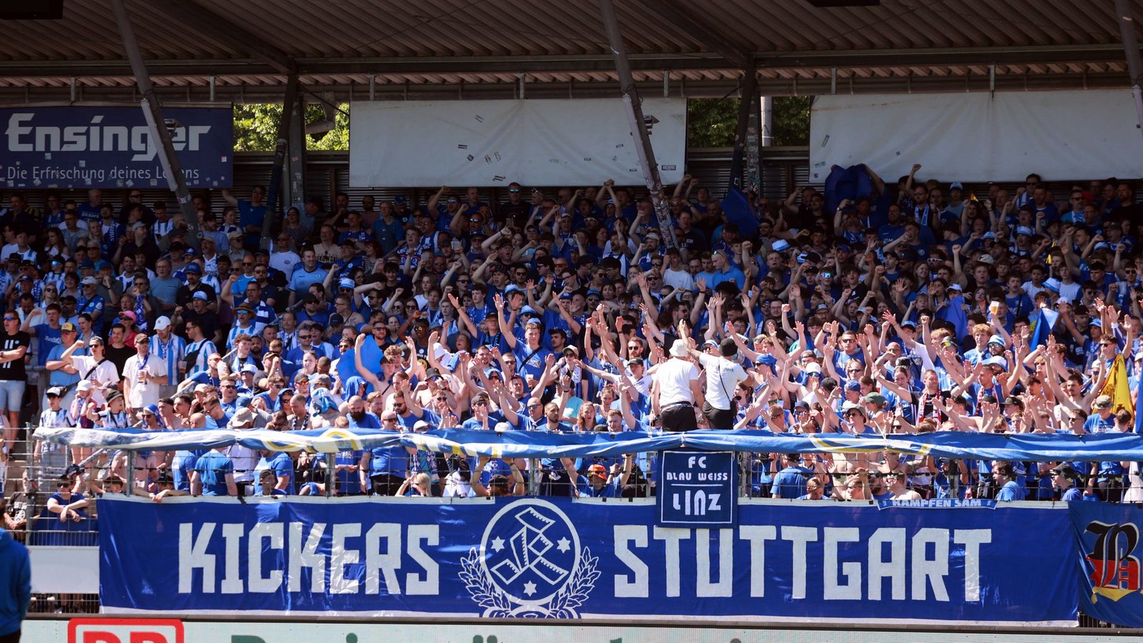 Die Kickers-Fans in freudiger Erwartung.Foto: IMAGO/Sportfoto Rudel Die Kickers-Fans in freudiger Erwartung.Foto: IMAGO/Sportfoto Rudel