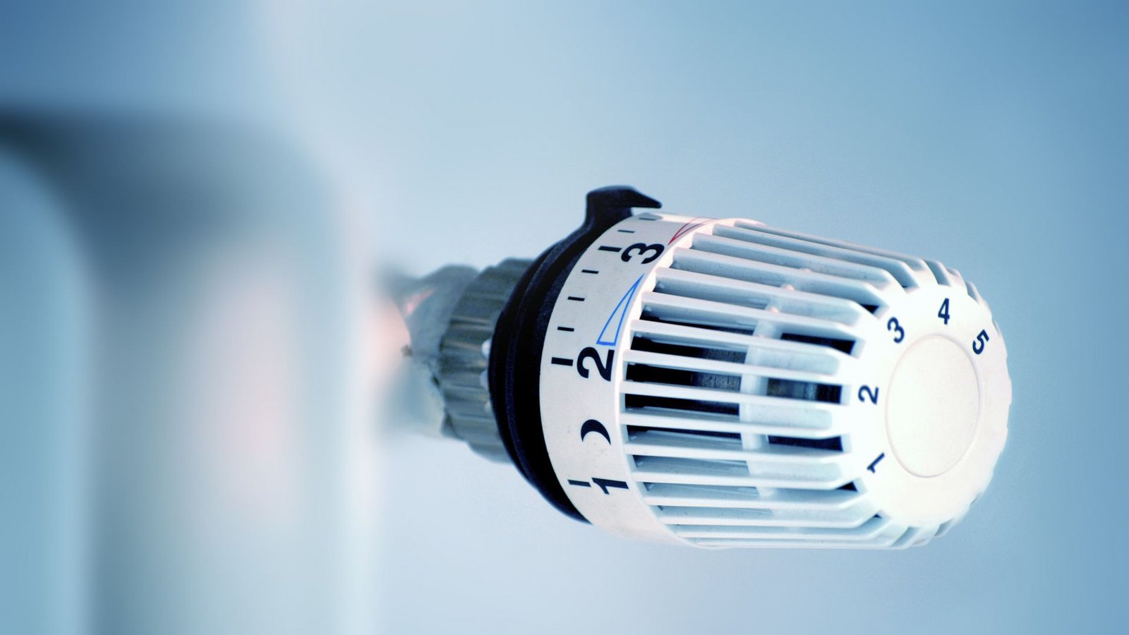 Es ist nicht sinnvoll, einen kühlen Raum schnell aufheizen zu wollen, indem man das Thermostatventil auf die höchste Stufe stellt.Foto: stock.adobe.com/emmi Es ist nicht sinnvoll, einen kühlen Raum schnell aufheizen zu wollen, indem man das Thermostatventil auf die höchste Stufe stellt.Foto: stock.adobe.com/emmi