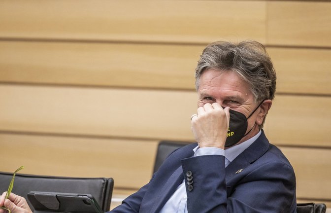 Auch er saß lange mit Maske im Stuttgarter Landtag: Gesundheitsminister Manne Lucha (Grüne).<span class='image-autor'>Foto: IMAGO/Arnulf Hettrich/IMAGO/Arnulf Hettrich</span>