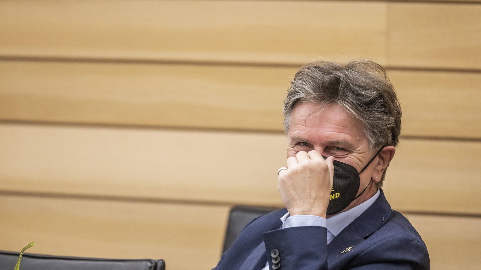 Auch er saß lange mit Maske im Stuttgarter Landtag: Gesundheitsminister Manne Lucha (Grüne).Foto: IMAGO/Arnulf Hettrich/IMAGO/Arnulf Hettrich Auch er saß lange mit Maske im Stuttgarter Landtag: Gesundheitsminister Manne Lucha (Grüne).Foto: IMAGO/Arnulf Hettrich/IMAGO/Arnulf Hettrich