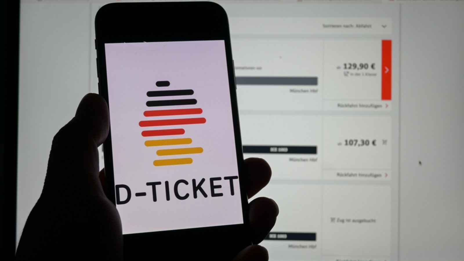 Das 49-Euro-Ticket ist oft eine günstige Alternative.Foto: Camilo Concha / shutterstock.com