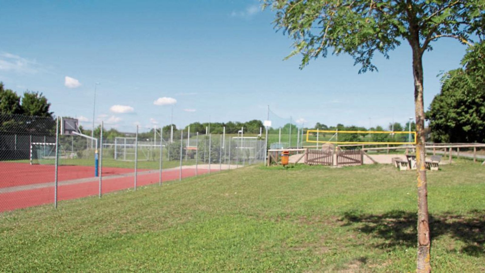 Das Gelände beim Kleinspielfeld wird derzeit für einen Funpark in Oberriexingen favorisiert. Foto: Gergen