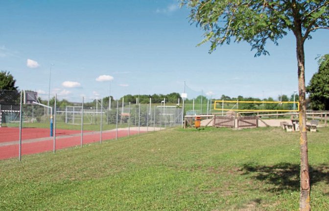 Das Gelände beim Kleinspielfeld wird derzeit für einen Funpark in Oberriexingen favorisiert. Foto: Gergen
