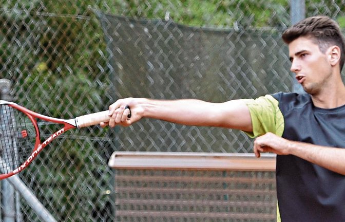 Sebastian Striegel hat für den TSC Vaihingen beim 5:1-Erfolg gegen die SPG Aldingen/Hochberg/Neckarrems II sein Einzel und gemeinsam mit Marius Fink auch sein Doppel gewonnen. Foto: Leitner