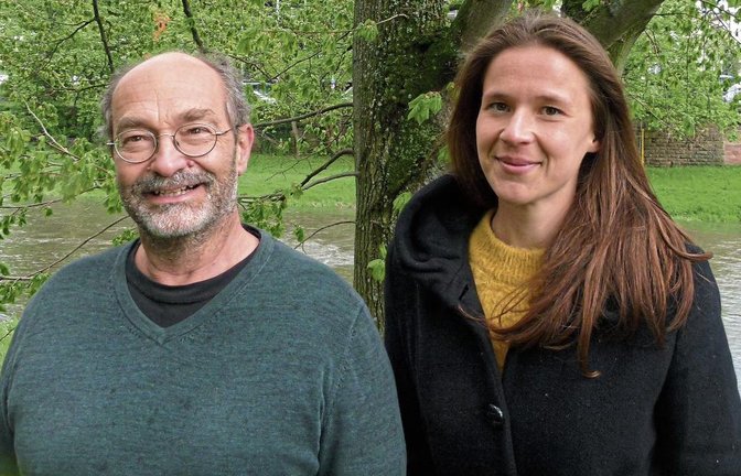 Die Biologin Anja Gellert unterstützt LEV-Geschäftsführer Thomas Köberle seit diesem Jahr beim Projekt „Biotopverbund“ und steht dafür nicht nur den Kommunen, sondern auch Landwirten, Vereinen, Verbänden und Privatpersonen für Fragen und Anliegen zur Verfügung.  Foto: LE