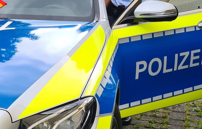 Die Straße musste nach dem Unfall gesperrt werden. Foto: Symbolbild