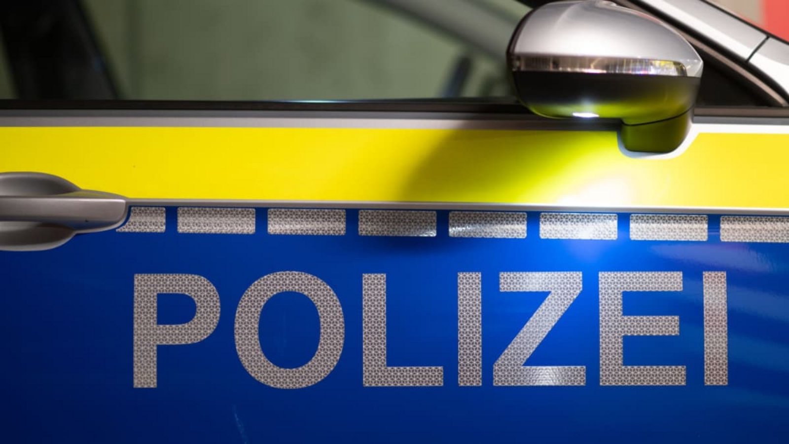 Die Polizei sucht Zeugen. (Symbolbild)Robert Michael/dpa Die Polizei sucht Zeugen. (Symbolbild)Robert Michael/dpa