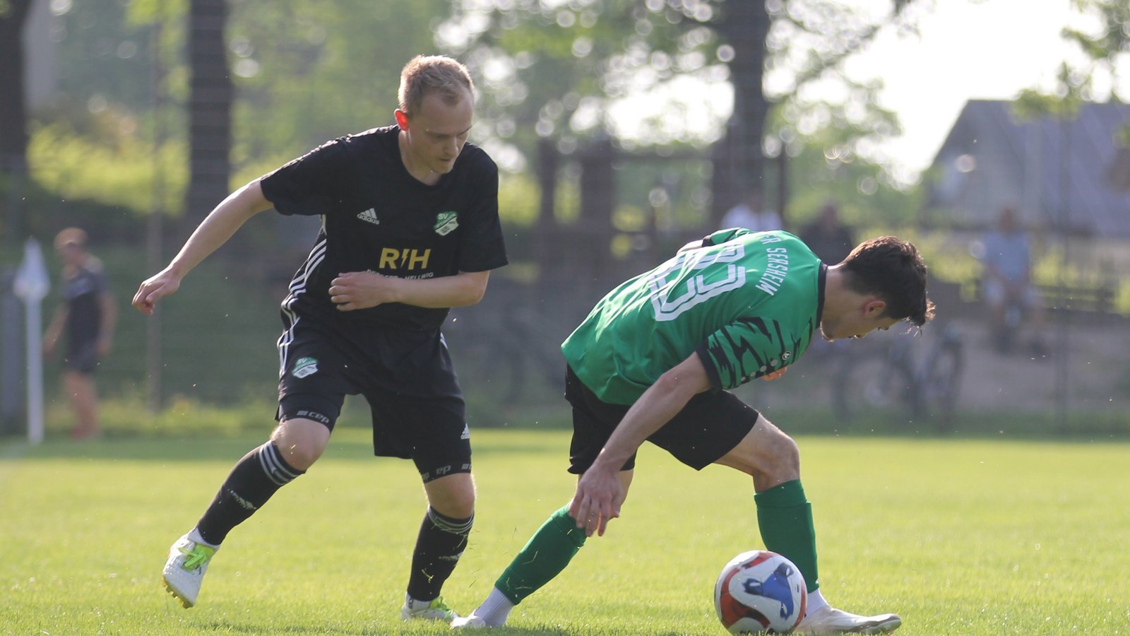 Für Tom Jäger (links) und den SV Iptingen richtet sich der Fokus am Samstag auf das Relegationsfinale gegen Kirchheim. Foto: Dittrich Für Tom Jäger (links) und den SV Iptingen richtet sich der Fokus am Samstag auf das Relegationsfinale gegen Kirchheim. Foto: Dittrich