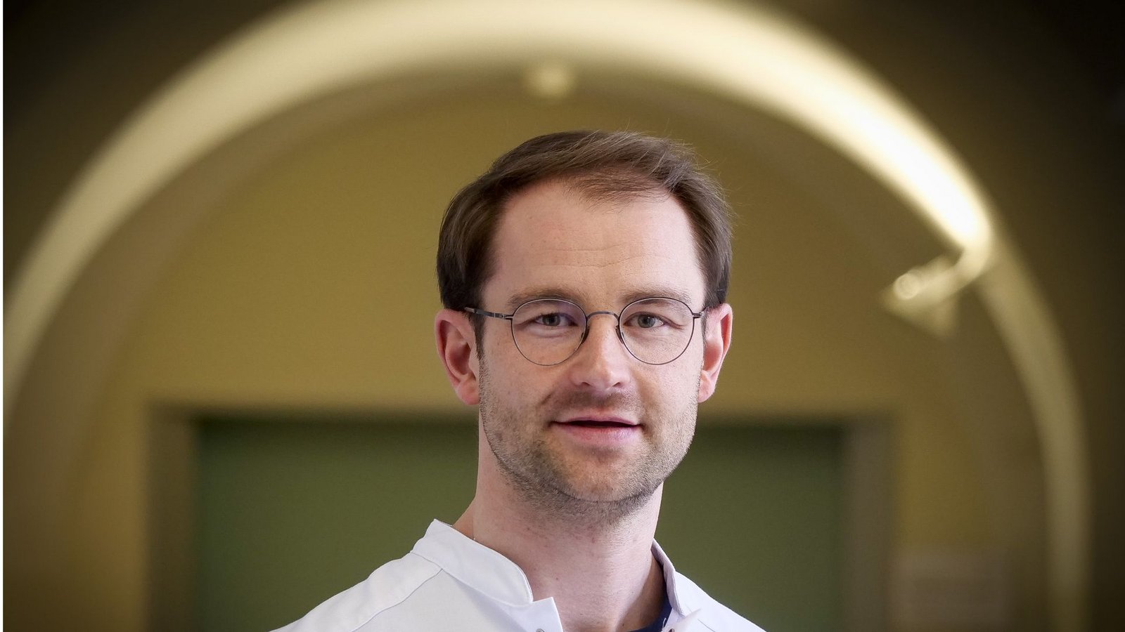 Der Arzt Johannes Mehne berichtet über seine Erlebnisse im Krankenhaus in der Coronapandemie.Foto: Simon Granville/Simon Granville Der Arzt Johannes Mehne berichtet über seine Erlebnisse im Krankenhaus in der Coronapandemie.Foto: Simon Granville/Simon Granville