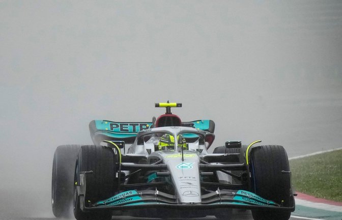 Verpasste bereits zum zweiten Mal in diesem Jahr die Top Ten in einer Qualifikation: Lewis Hamilton.<span class='image-autor'>Foto: Luca Bruno/AP/dpa</span>