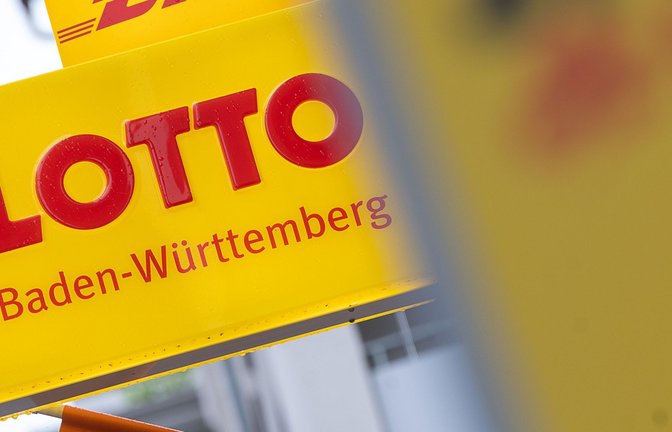 Eine Frau aus dem Bodenseekreis hat fast sechs Millionen Euro im Lotto gewonnen.<span class='image-autor'>Foto: Sebastian Gollnow/dpa/Sebastian Gollnow</span>