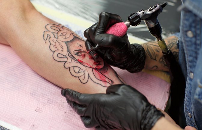 Ein Medusa-Tattoo kann vielfältige Bedeutungen haben.<span class='image-autor'>Foto: Zoriana Zaitseva/ Shutterstock</span>