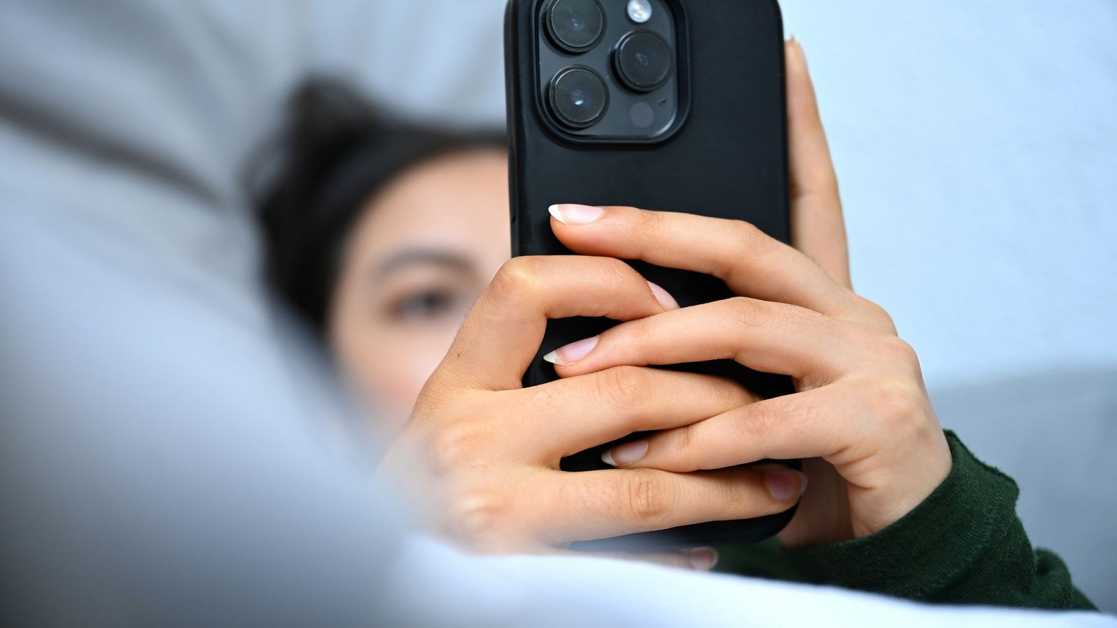 KI-generierte Fotos und Videos auf Plattformen wie Tiktok sind im Alltag angekommen. (Symbolbild)Foto: Elisa Schu/dpa