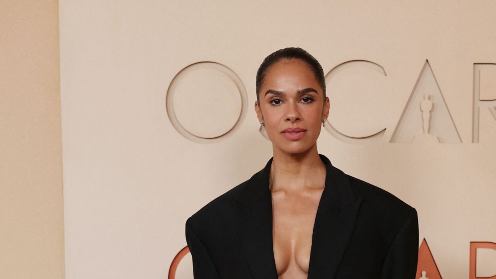 Die Ballerina Misty Copeland trug ein skulpturales schwarz-weißes Smoking-Kleid von David Koma. Unser Urteil: Spannend!Foto: Getty Images via AFP Die Ballerina Misty Copeland trug ein skulpturales schwarz-weißes Smoking-Kleid von David Koma. Unser Urteil: Spannend!Foto: Getty Images via AFP