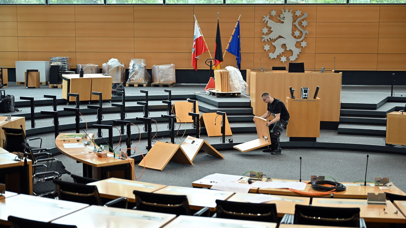 In Thüringen wurde am 1. September ein neuer Landtag gewählt. Der neue Thüringer Landtag ist knapp vier Wochen nach der Landtagswahl zu seiner ersten Sitzung zusammengetreten.Foto: picture alliance/dpa/Martin Schutt