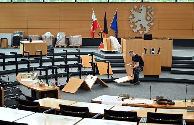In Thüringen wurde am 1. September ein neuer Landtag gewählt. Der neue Thüringer Landtag ist knapp vier Wochen nach der Landtagswahl zu seiner ersten Sitzung zusammengetreten.<span class='image-autor'>Foto: picture alliance/dpa/Martin Schutt</span>