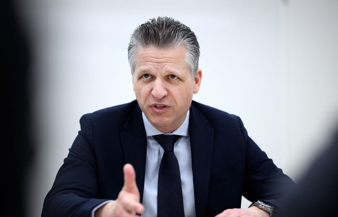 Unionspolitiker Thorsten Frei spricht sich für Zurückweisungen an den Grenzen aus.<span class='image-autor'>Foto: Bernd von Jutrczenka/dpa/Bernd von Jutrczenka</span>