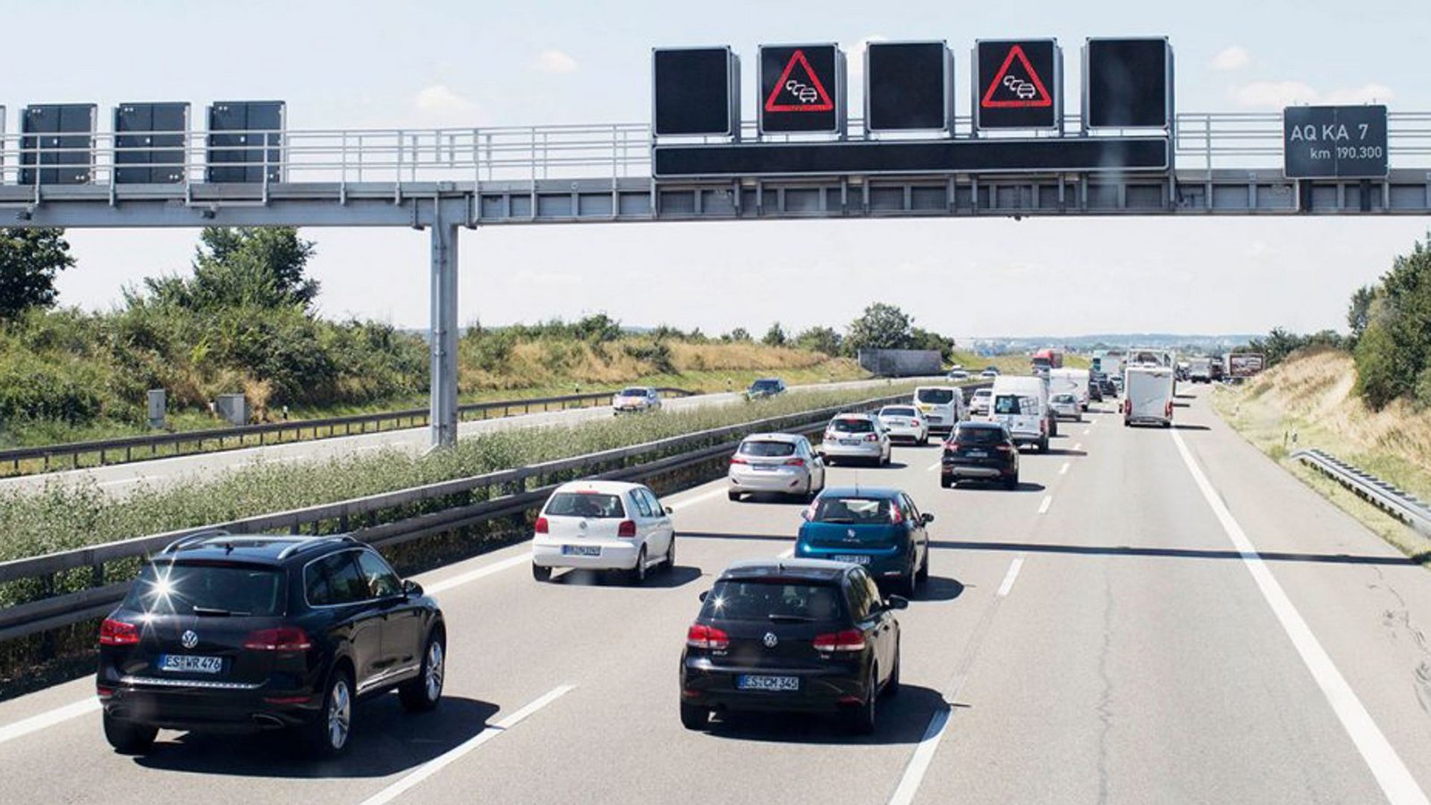 Die Polizei Pforzheim geht mit einem Post zum Rechtsfahrgebot viral.Foto: z/dpp/Auto-Reporter