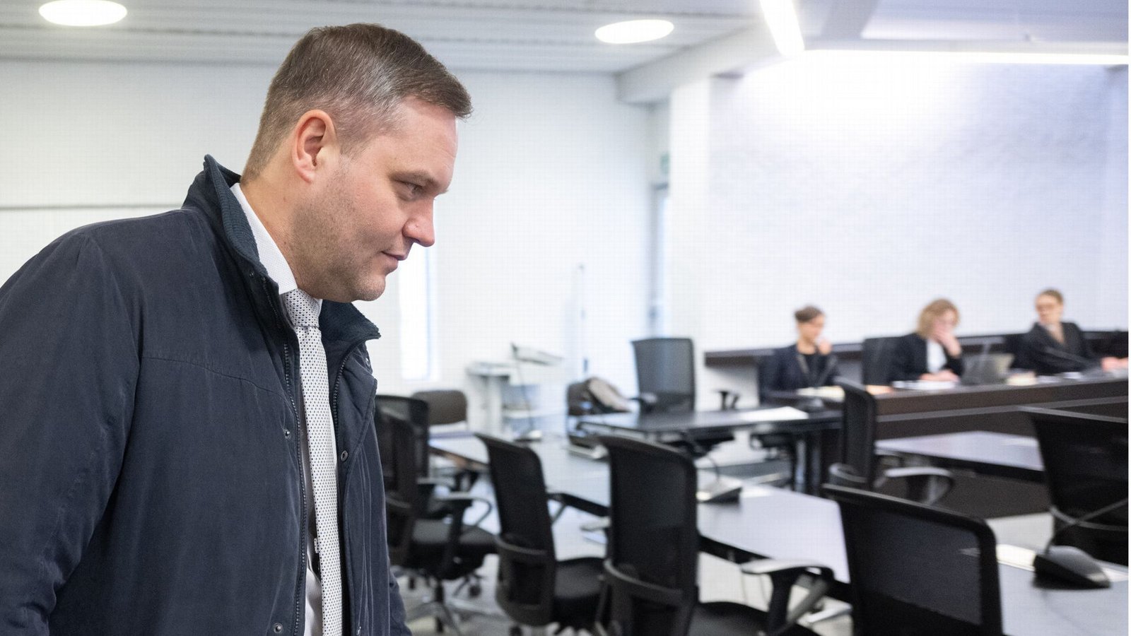 AfD-Fraktionschef Anton Baron vor GerichtFoto: dpa/Marijan Murat