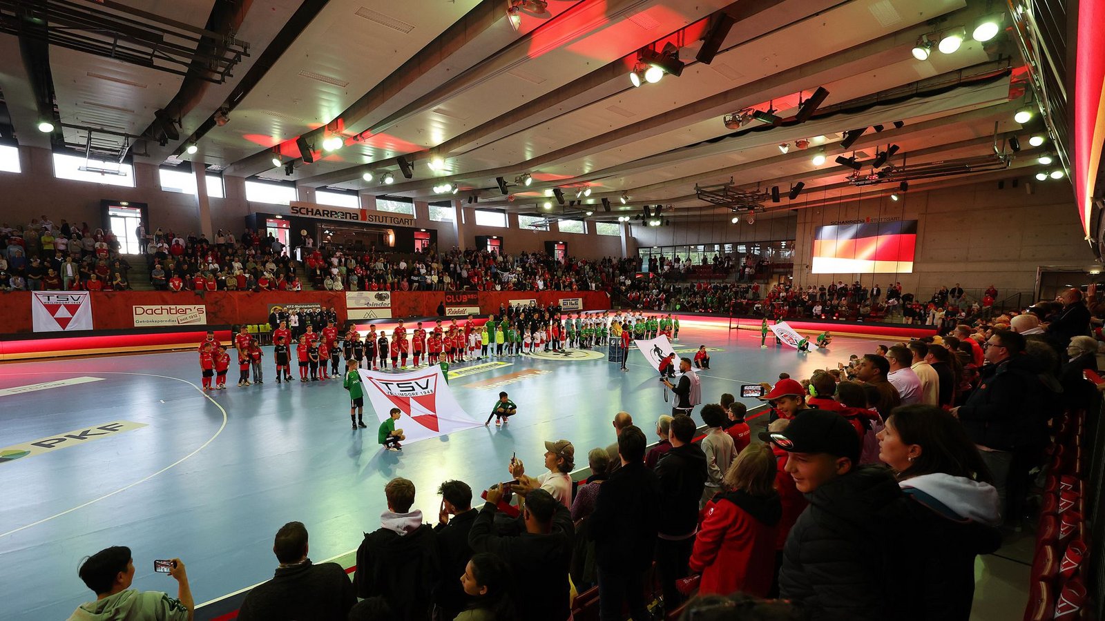 1300 Zuschauer kamen in die Scharrena.Foto: Baumann/Hansi Britsch