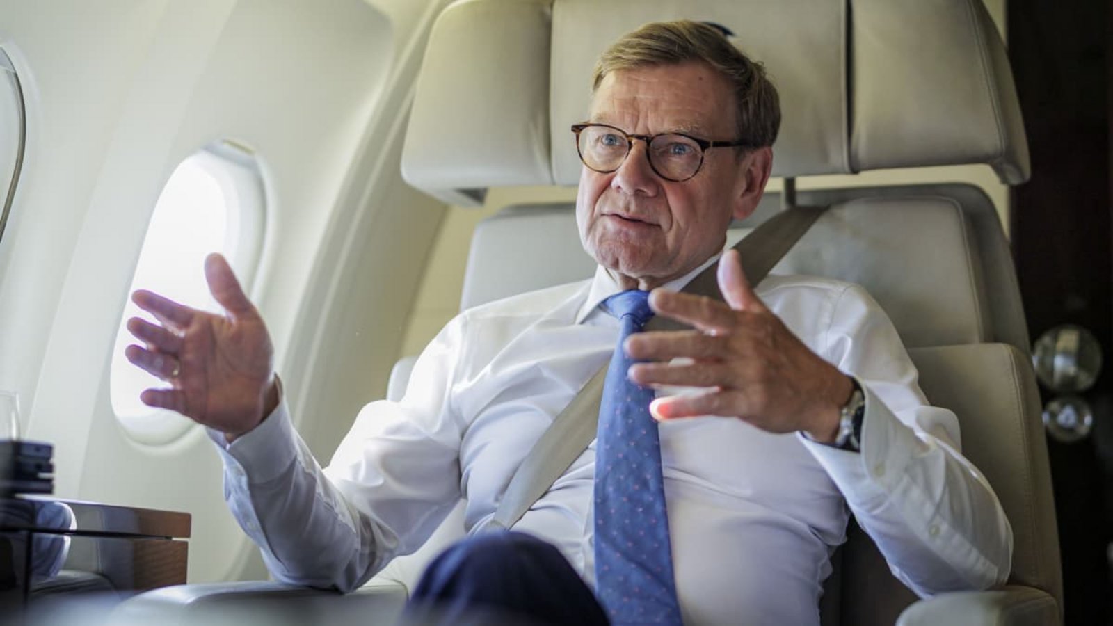 „Wir sind weiter fähig zur Diplomatie, auch gegenüber Russland“: Bundesaußenminister Johann Wadephul im Interview an Bord eines Flugzeugs der Flugbereitschaft der Bundeswehr.Thomas Koehler/photothek.de „Wir sind weiter fähig zur Diplomatie, auch gegenüber Russland“: Bundesaußenminister Johann Wadephul im Interview an Bord eines Flugzeugs der Flugbereitschaft der Bundeswehr.Thomas Koehler/photothek.de