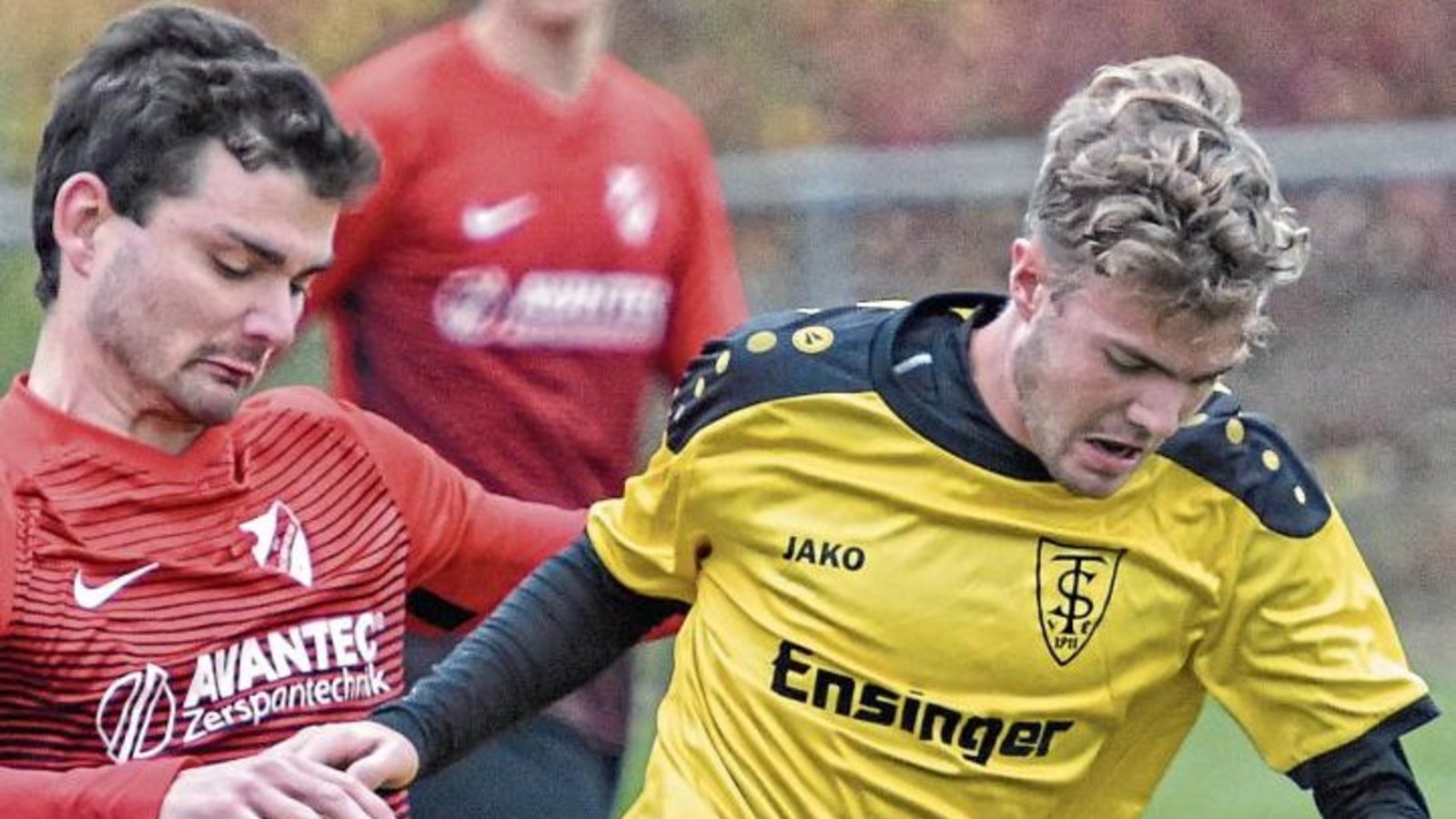 Pascal Kohler (links) bemüht sich, Ensingens Dominik Urbani den Ball abzunehmen. Im Endeffekt hatten die Horrheimer aber zu oft das Nachsehen – sie verloren mit 1:2. Foto: Leitner Pascal Kohler (links) bemüht sich, Ensingens Dominik Urbani den Ball abzunehmen. Im Endeffekt hatten die Horrheimer aber zu oft das Nachsehen – sie verloren mit 1:2. Foto: Leitner
