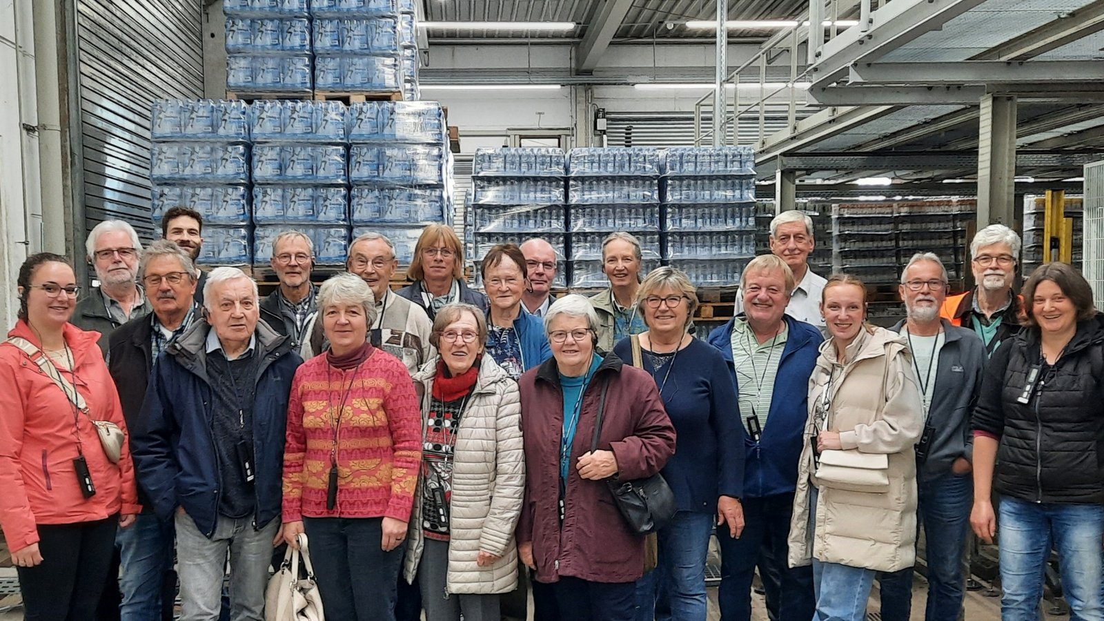 Auf Einladung des Bauernwerks schauen Besucher bei Ensinger hinter die Kulissen. Foto: p Auf Einladung des Bauernwerks schauen Besucher bei Ensinger hinter die Kulissen. Foto: p