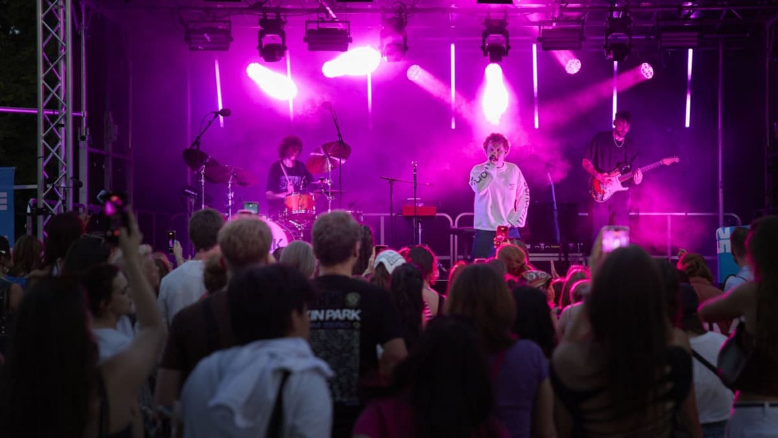 Der 21-jährige Sänger Tjark war Hauptact des Eröffnungsabends beim Festival in Waiblingen.Gottfried Stoppel Der 21-jährige Sänger Tjark war Hauptact des Eröffnungsabends beim Festival in Waiblingen.Gottfried Stoppel