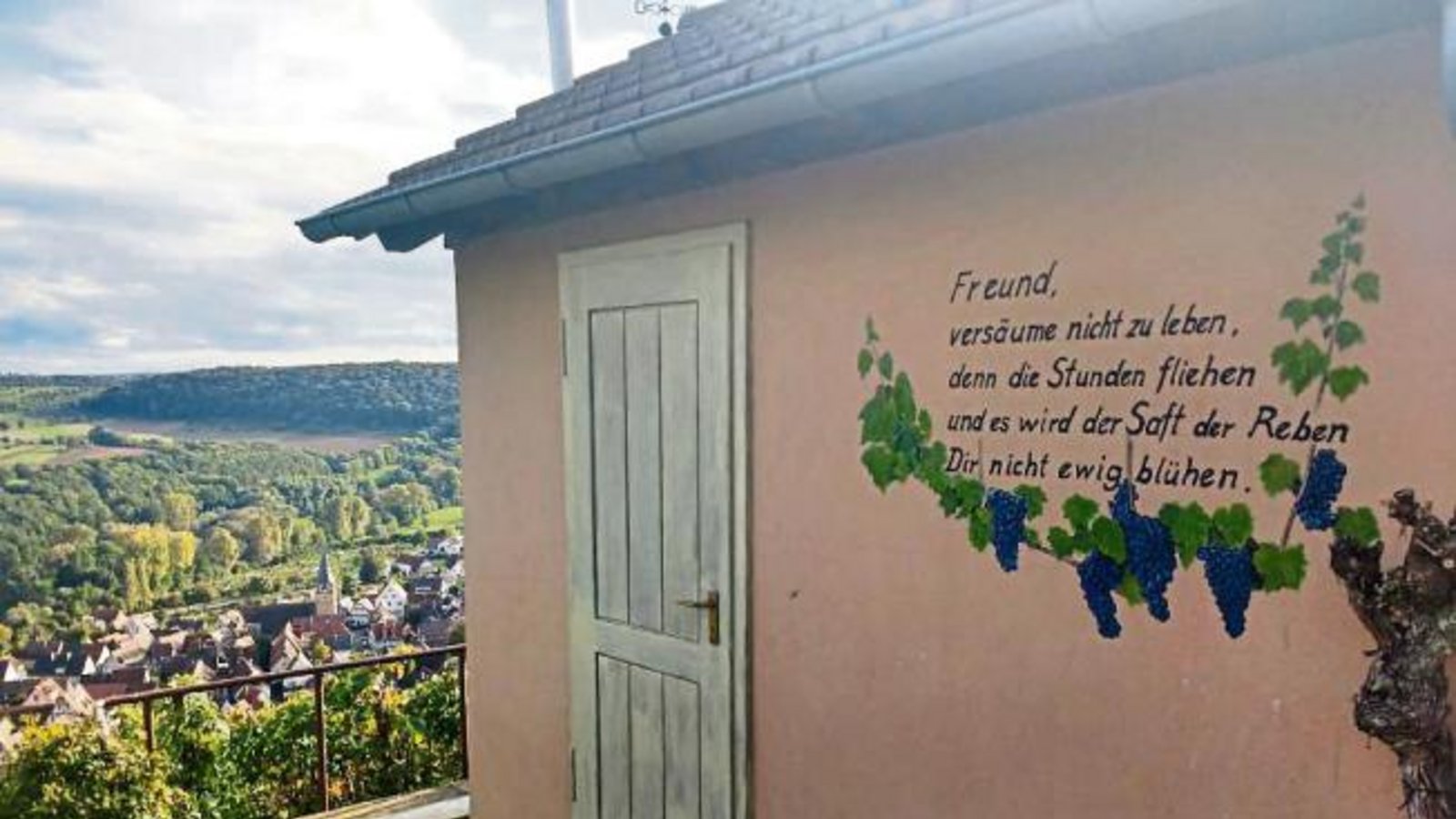 Der Spruch am Häusle in der Roßwager Halde wird oft bewundert.  Foto: Dieterle
