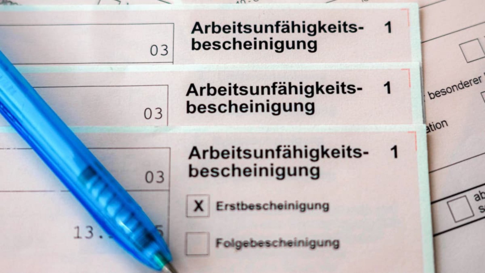 Wie hat sich die Zahl der Krankschreibungen in Baden-Württemberg im ersten Halbjahr entwickelt?Sina Schuldt/dpa Wie hat sich die Zahl der Krankschreibungen in Baden-Württemberg im ersten Halbjahr entwickelt?Sina Schuldt/dpa