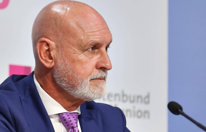 Der Beamtenbund-Vorsitzende Volker Geyer stellt fest, dass die Menschen dem Staat immer weniger zutrauen.<span class='image-autor'>IMAGO/dts Nachrichtenagentur</span>