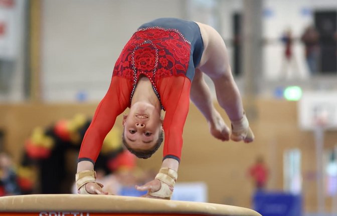 Amelie Schilling bei ihrem Meistersprung in Backnang.<span class='image-autor'>Georg Hrivatakis</span>