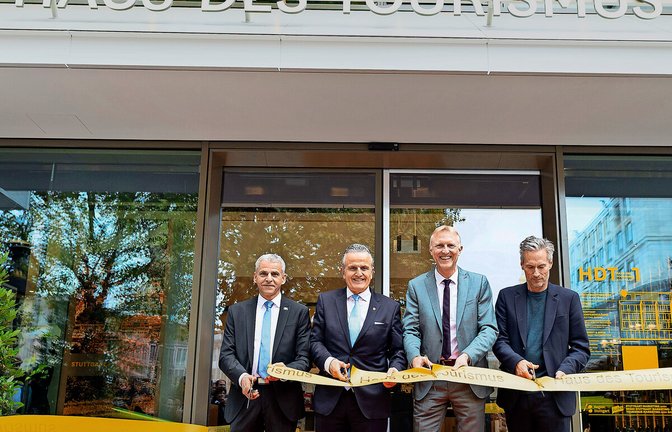 Bei der offiziellen Eröffnung (von links): Staatssekretär Patrick Rapp, OB Frank Nopper, Armin Dellnitz, Geschäftsführer Stuttgart-Marketing GmbH, und Cem Arat, geschäftsführender Gesellschafter asp-Architekten.<span class='image-autor'>Foto: Lichtgut/Leif Piechowski</span>