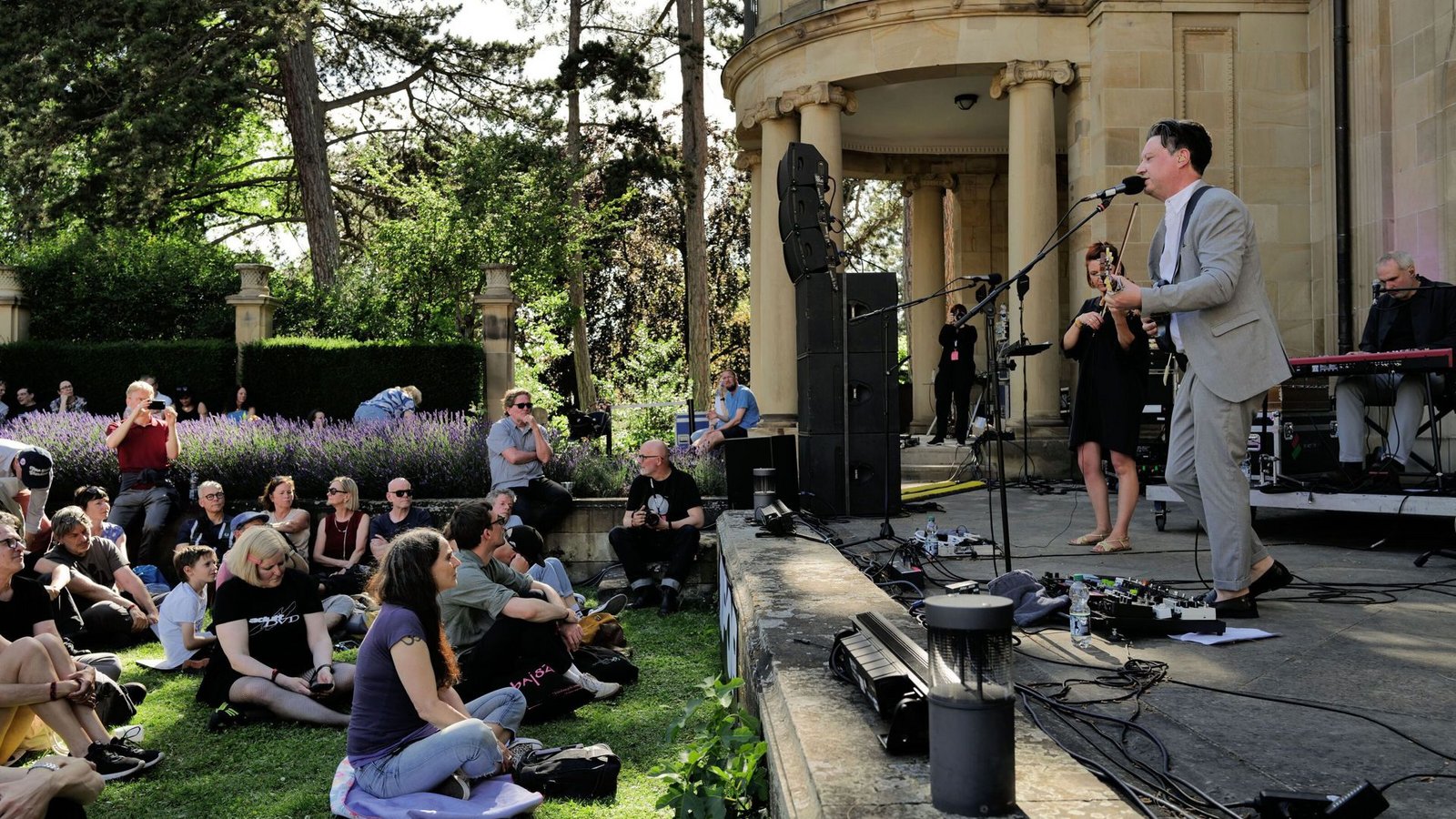 About Pop 2026: Die Band Get Well Soon spielt im Park der Villa  Reitzenstein, Staatsministerium.Foto: Lichtgut/Leif Piechowski