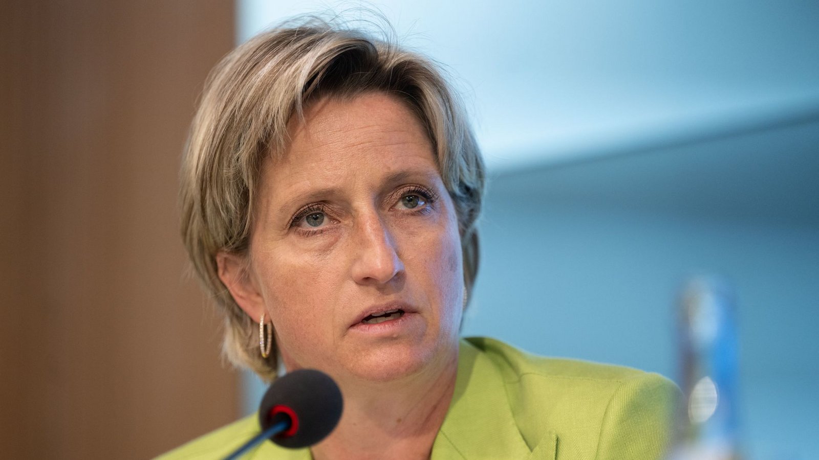 Wirtschaftsministerin Nicole Hoffmeister-Kraut setzt sich in Brüssel für kleine und mittlere Unternehmen ein.Foto: dpa/Marijan Murat Wirtschaftsministerin Nicole Hoffmeister-Kraut setzt sich in Brüssel für kleine und mittlere Unternehmen ein.Foto: dpa/Marijan Murat