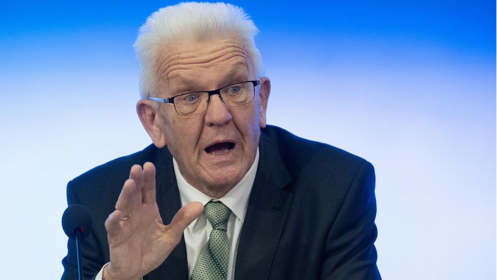 Winfried Kretschmann verweist auf begrenzte Mittel.Foto: dpa/Marijan Murat