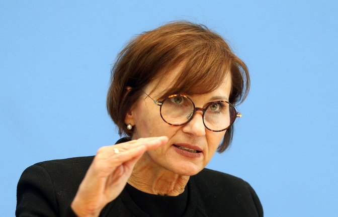 Bildungsministerin Bettina Stark-Watzinger fordert Universitäten zu konsequentem Vorgehen gegen Antisemitismus auf.<span class='image-autor'>Foto: Wolfgang Kumm/dpa</span>