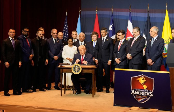 Trump empfängt Regierungschefs aus Lateinamerika und Karibik in Florida.<span class='image-autor'>Foto: Mark Schiefelbein/AP/dpa</span>