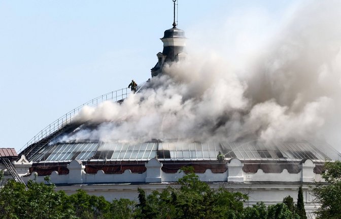 Eine ukrainische Drohne hat das Panorama-Museum in Sevastopol in Brand gesetzt.<span class='image-autor'>Foto: IMAGO/Sergei Malgavko</span>
