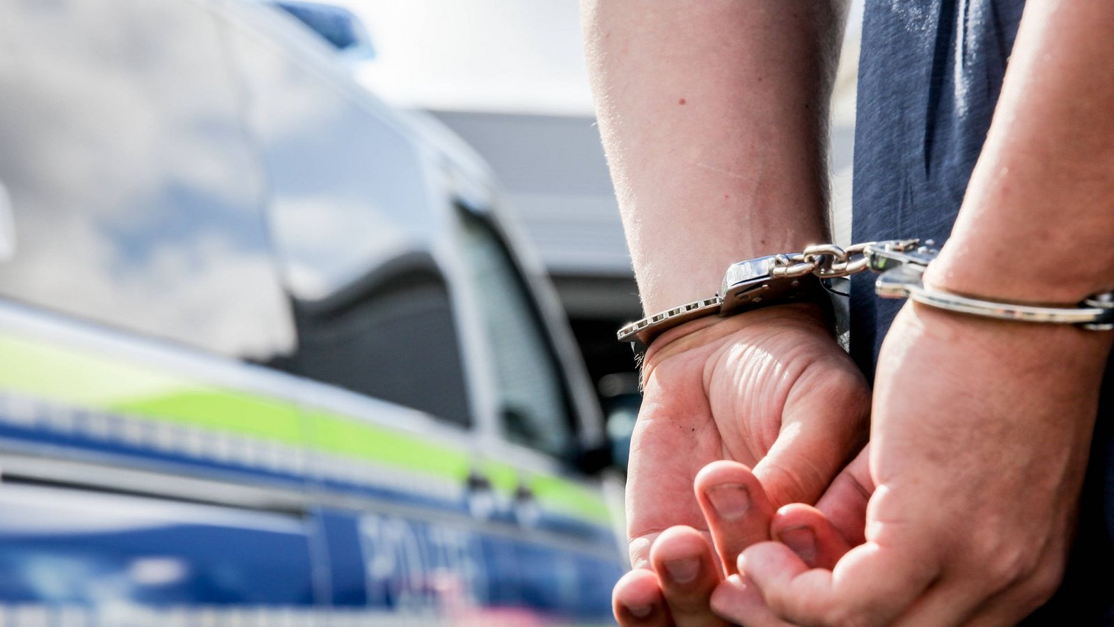Werden Ausländer häufiger straffällig als Deutsche? Ein Experte warnt vor einer falschen Debatte (Symbolfoto).Foto: IMAGO/Fotostand/IMAGO/Fotostand / K. Schmitt