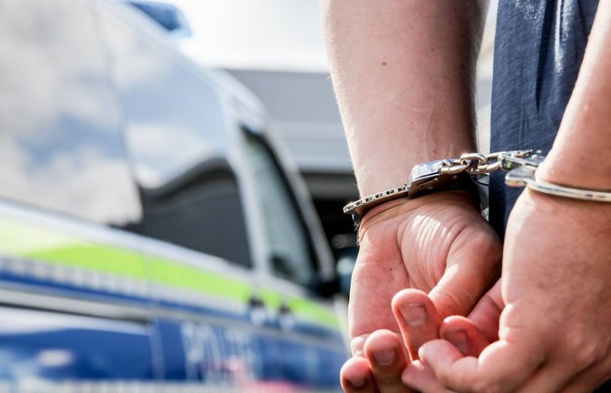 Werden Ausländer häufiger straffällig als Deutsche? Ein Experte warnt vor einer falschen Debatte (Symbolfoto).<span class='image-autor'>Foto: IMAGO/Fotostand/IMAGO/Fotostand / K. Schmitt</span>