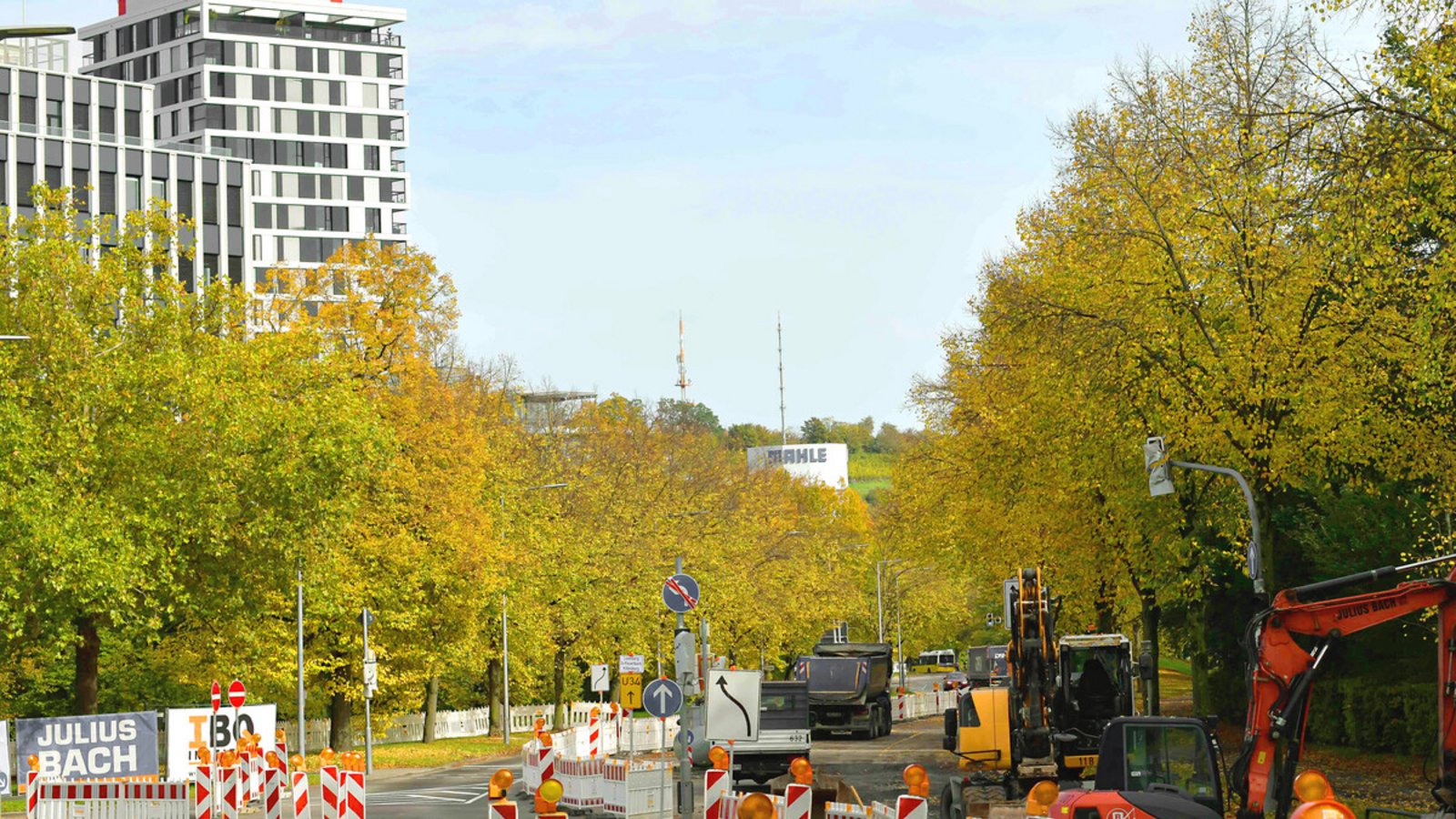 Neuland für die Stadt: In der Stresemannstraße auf dem Killesberg wird erstmals ein Bioasphalt verlegt.Foto: Lichtgut/Max Kovalenko Neuland für die Stadt: In der Stresemannstraße auf dem Killesberg wird erstmals ein Bioasphalt verlegt.Foto: Lichtgut/Max Kovalenko