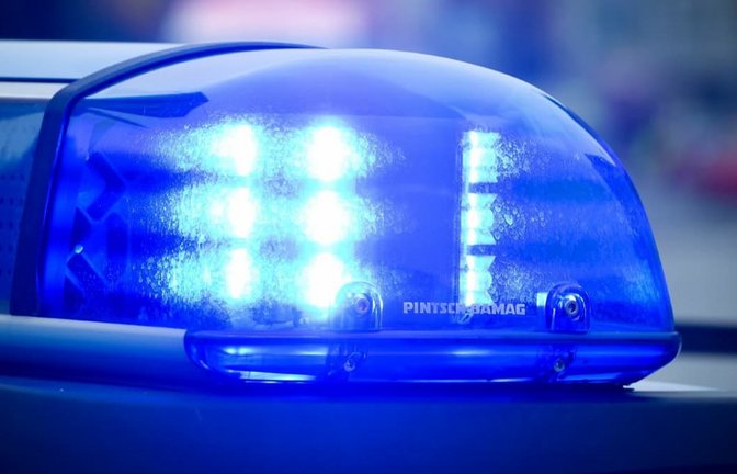 Ein Mann und eine Frau haben am Mittwoch an einer Bushaltestelle im Ostalbkreis sexuelle Handlungen vorgenommen. Die Polizei sucht Zeugen (Symbolfoto).<span class='image-autor'>Patrick Pleul/dpa</span>