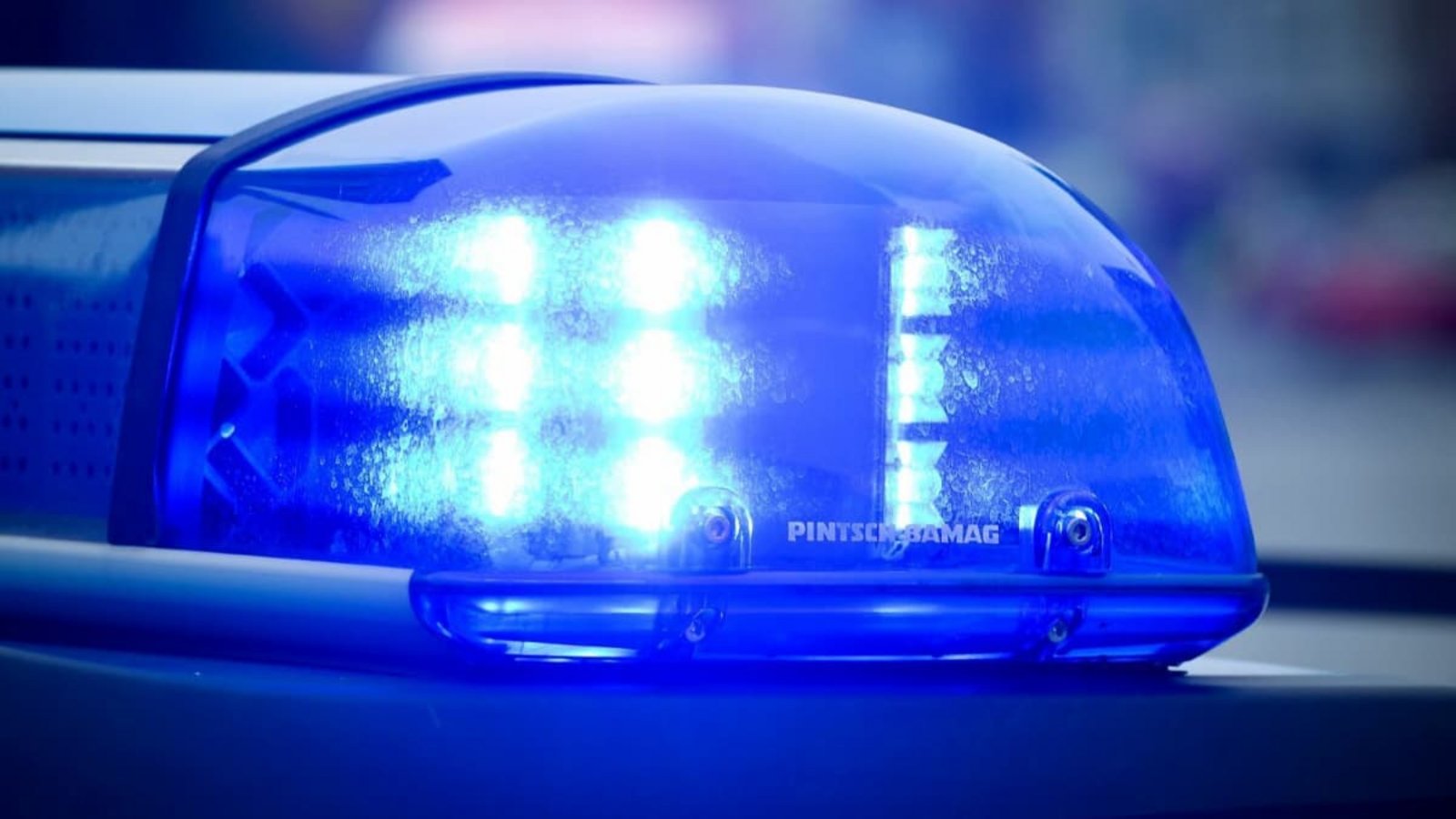 Ein Mann und eine Frau haben am Mittwoch an einer Bushaltestelle im Ostalbkreis sexuelle Handlungen vorgenommen. Die Polizei sucht Zeugen (Symbolfoto).Patrick Pleul/dpa