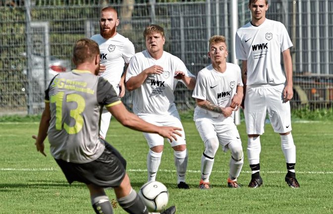 Hält die Sersheimer Mauer am Sonntag dicht? Mit (von links) Felix Antoni, Justas Kablys, Julian Riedel und Marcel Haas will der VfR gegen Riexingen II bestehen. Foto: Leitner