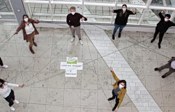 Mit der digitalen Themenreihe „Lasst uns streamen“ wendet sich das Landratsamt an Bildungs-Akteure im Enzkreis und will Impulse geben.  Foto: LE