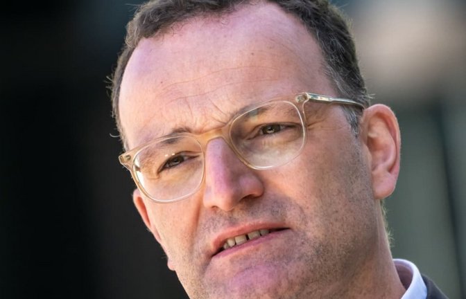 Der Vorsitzende der CDU/CSU-Fraktion im Bundestag, Jens Spahn, hat sich dafür ausgesprochen, ein Verfahren zu prüfen.<span class='image-autor'>Michael Kappeler/dpa</span>