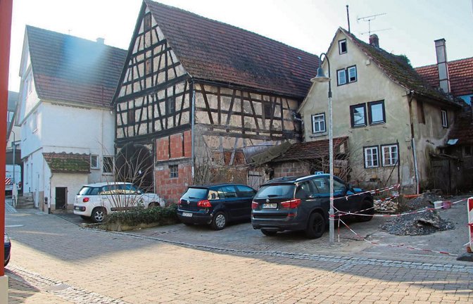 Das Gebäudeensemble in der Oberen Gasse hinter dem Bürgeramt in Oberriexingen. Bei den Bürgern gibt es eine Kontroverse um die Nutzung. Fotos: Gergen