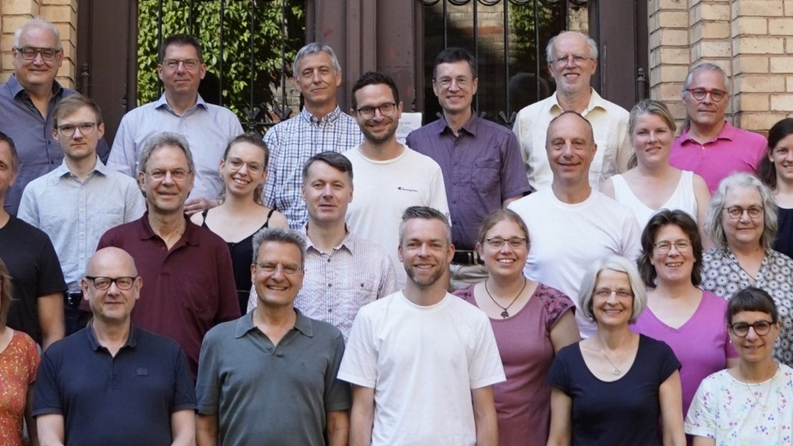 Die Pfarrerinnen und Pfarrer sammeln in Halle viele neue Eindrücke. Foto: p