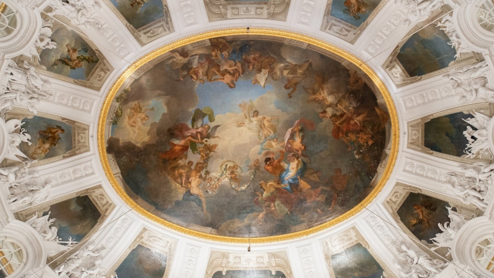 Mit den imposanten Gemälden im Schloss Solitude beschäftigt sich der erste Teil „Sommeracademie“ für Kinder.  Foto: SSG/Antoine Bonin